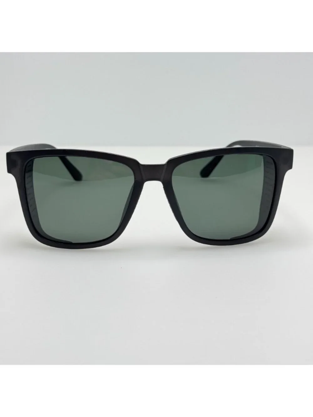 Sunski Sunglasses Coulair 2205 Sun-CO-BFO W/ Case